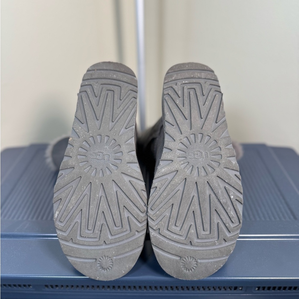 Ugg Bailey Button - image 5